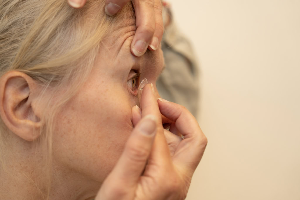 Contactlensinzetten